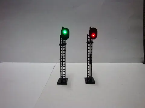 Seinen H0 - Toebehoren - 10 lichtseinen groen/rood, rechts - NS