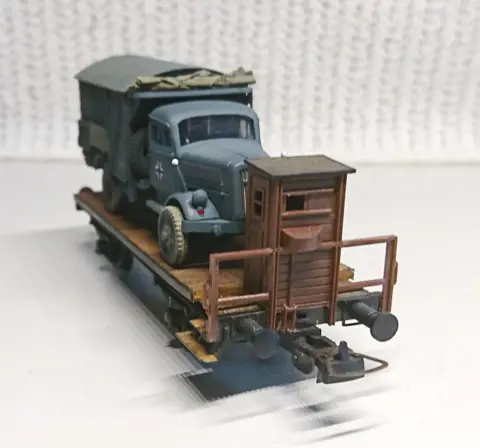 Ribu H0 - Goederenwagon - 3 auto's, conversie. uniek. - DR (DRB)