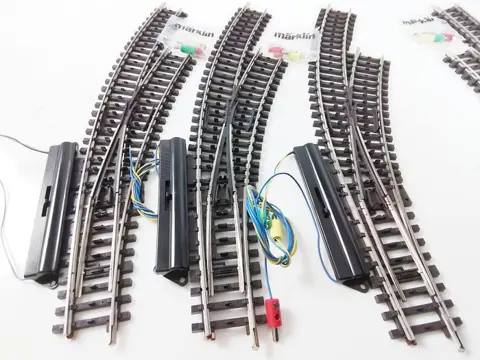 Märklin H0 - 2267/7549 - Rails - 6x K- gebogen wissels 2200-serie volprofiel en 6x wisselaandrijving