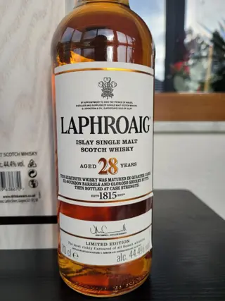 Laphroaig 28 years old Limited Edition - Original bottling - b. 2018 - 70cl