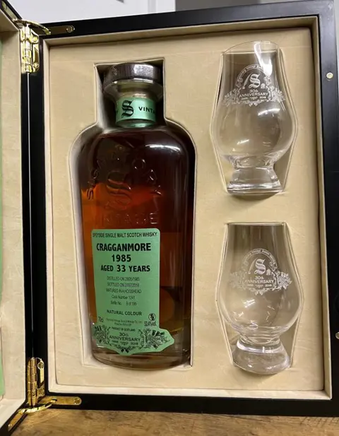 Cragganmore 1985 33 years old Cask no. 1241 - 30th Anniversary - Signatory Vintage - 70cl