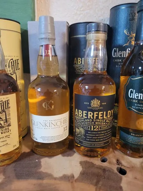 Aberfeldy, Caol Ila, Cragganmore, Craigellachie, Glenfarclas, Glenkinchie, Glenlivet, Oban - Original bottling - 20cl - 8 flessen