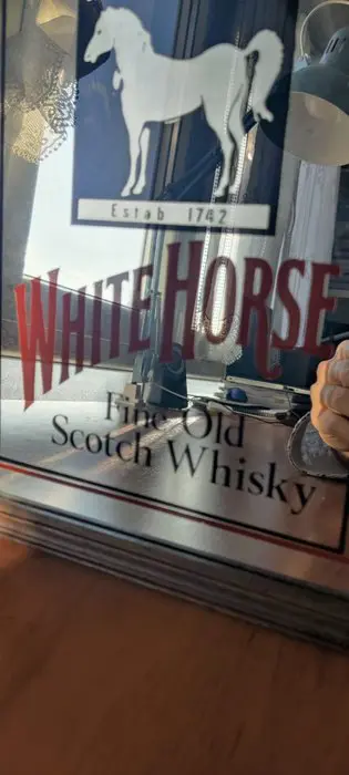 White Horse Mirror - 32 x 23 x 3cm