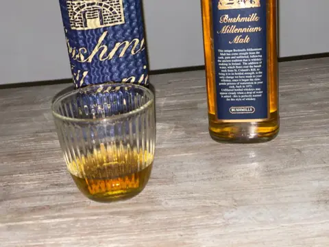 Bushmills 1975 Millenium Malt Private Cask 173/206 - 700ml