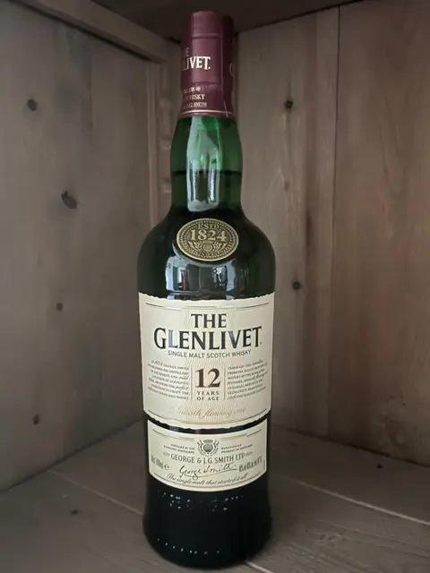 The Glenlivet 12 years old & Glenfiddich - Pure malt - Original bottling - b. Jaren 1970, Jaren 2000 - 70 cl - 94,5cl - 2 flessen