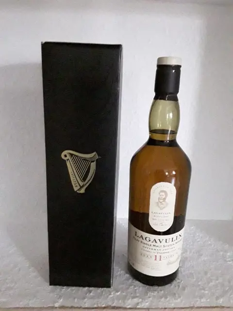 Lagavulin 11 years old Offerman Edition Guinness Cask Finish - Original bottling - 700ml