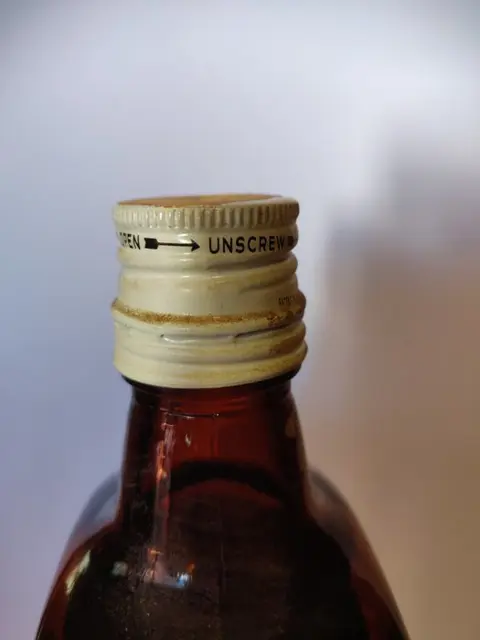 Dandie Dinmont Securo Cap - A. Alexander & Co. LTD - b. Jaren 1960 - 0.75 Ltr