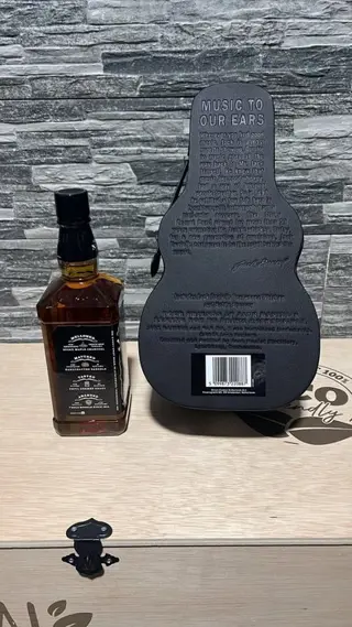 Jack Daniel's Old No 7 - Guitar Case Edition - 700ml