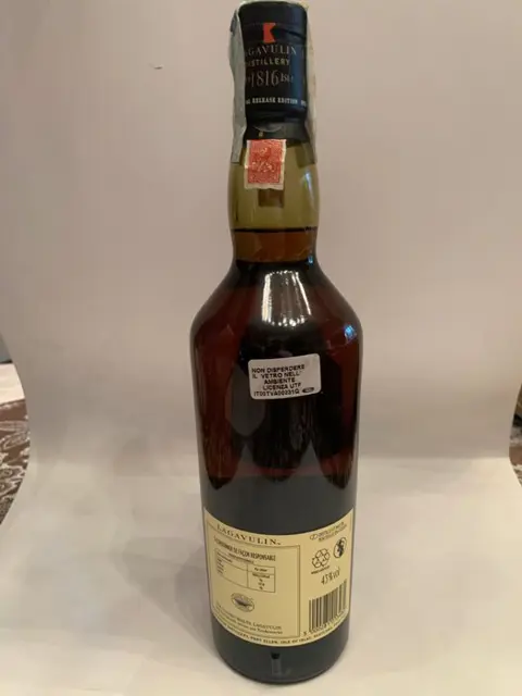 Lagavulin 1995 Distillers Edition - Original bottling - b. 2011 - 70cl