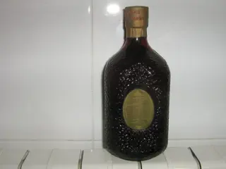 Johnnie Walker Red Label & Robbie Burns - b. Jaren 1960, Jaren 1970 - 1 Litre, 75cl