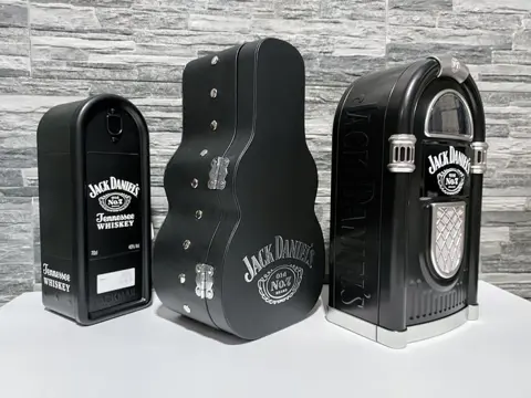 Jack Daniel's Old No 7 Mailbox - Guitar - Jukebox Edition - 700ml - 3 flessen