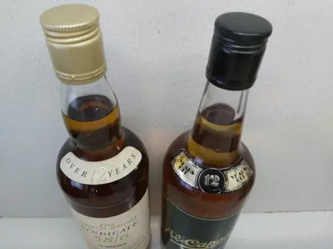 Al-Capone 12 years old & The Syndicate 5816 12 years old - b. Jaren 1990 - 70cl - 2 flessen