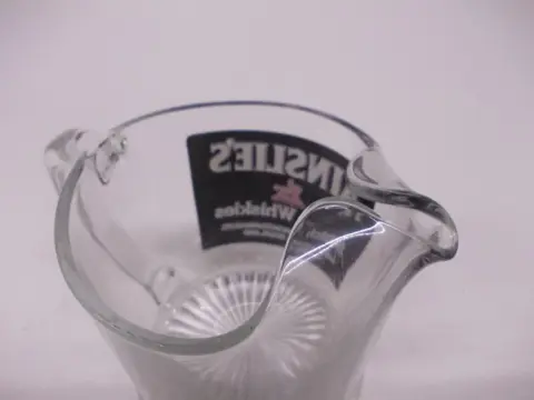 Collection of 7 waterjugs & whisky glasses