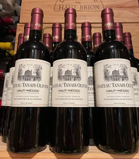 2018 Château Tanais Olivier - Haut-Médoc - 12 Flessen (0.75 liter)