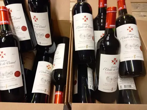 2019 Chateau L'Etoile de Viaud - Vignobles Chevalier - Lalande-de-Pomerol - 12 Flessen (0.75 liter)