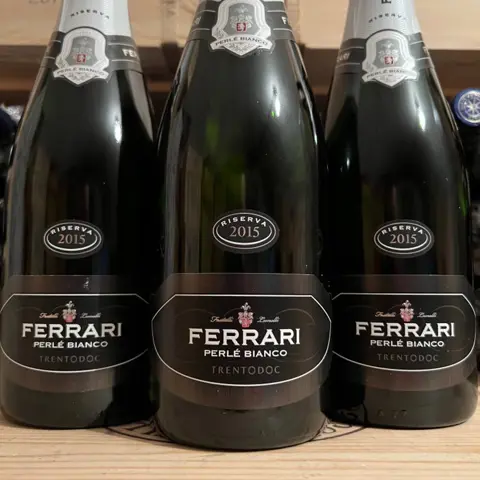 2015 Ferrari F.lli Lunelli, Perlè Bianco - Trentino Alto Adige Trentodoc - 3 Flessen (0.75 liter)