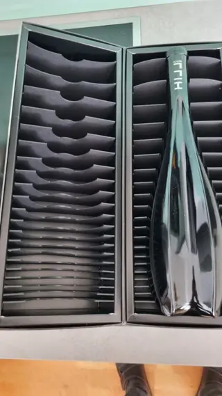 2011 Leo Hillinger Icon Hill Zahda Hadid - Mittelburgenland - 3 Flessen (0.75 liter)