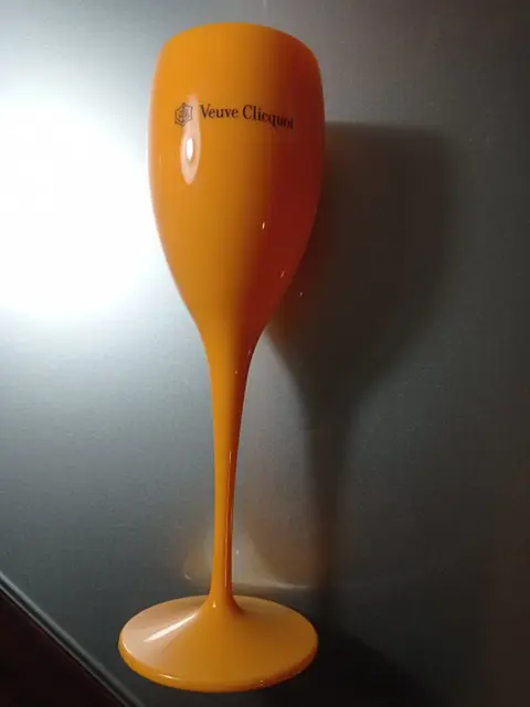 Veuve Clicquot Ponsardin Champagne flutes in orange acrylic - Champagne - 6 Flutes