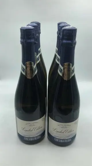 2018 Fontanafredda, Alta Langa Brut Limited Edition - Piëmont DOCG - 6 Flessen (0.75 liter)