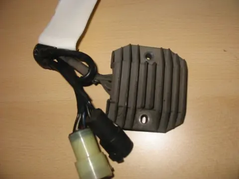 Regulator rectifier  Kawasaki ZX 6 R 2000 - 2002
