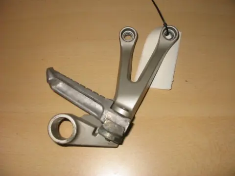 Pillion step right Kawasaki ZX 6 R 2000 - 2002