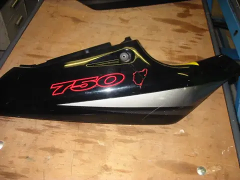 Cowl rear right Suzuki GSX R 750 1996 - 2000