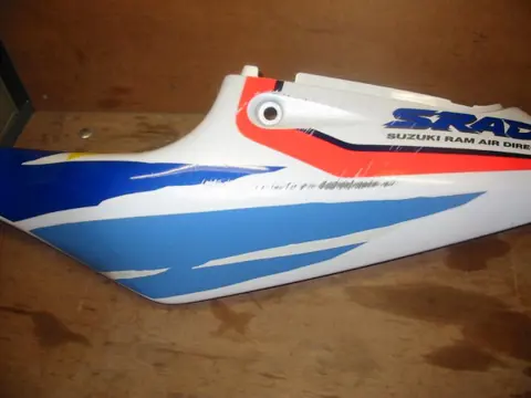 Cowl left rear Suzuki GSX R 750 1996 - 2000