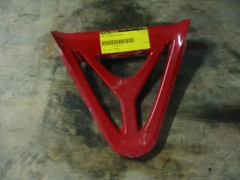 Cowl V shape under Yamaha YZF R1 1998 - 1999