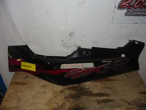 Cowl left rear Suzuki GSX R 750 1992 - 1993
