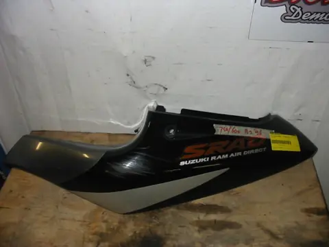Cowl left rear Suzuki GSX R 600 1995 - 2000