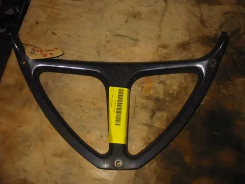 Cowl V shape under Suzuki GSX F 1100 1988 - 1994