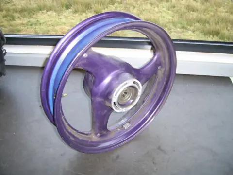 Rear wheel Suzuki GSX F 600 1988 - 1997