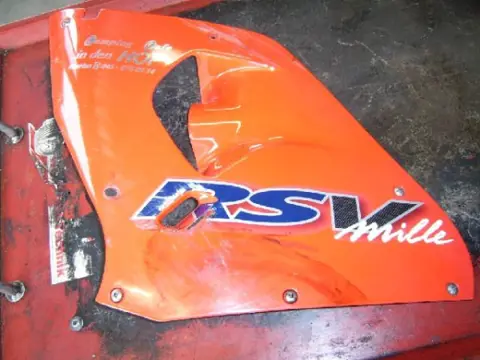 Cowl Left Aprilia RSV 1000 1998 - 2000