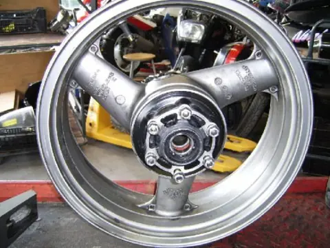 Rear wheel Kawasaki ZX 9 R 1994 - 1997
