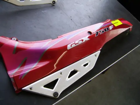 Cowl left rear Suzuki GSX F 750 1988 - 1997