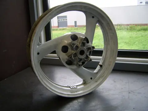 Rear wheel Yamaha FZR 600 1989 - 1993