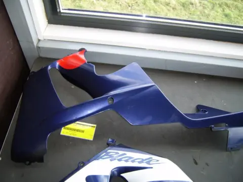 Cowl Left lower Overig Onbekend Unknown 2000 - 2001