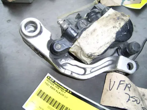 Brake caliper Honda VFR 750 1986 - 1989