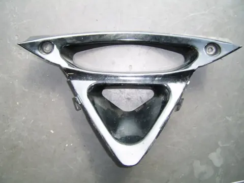Cowl V shape under Yamaha YZF 1000 Thunderace 1995 - 2002