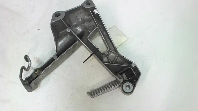 Pillion step left  Honda VFR 750 1986 - 1989