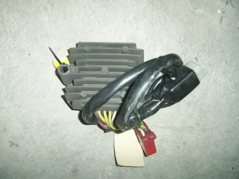 Regulator rectifier  Honda CBR 1000 F 1987 - 1988