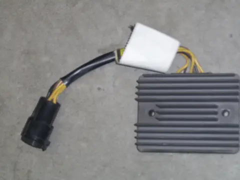 Regulator rectifier  Kawasaki ZX 9 R 2002 - 2004