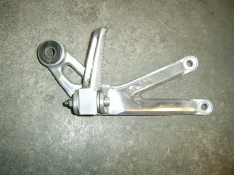 Pillion step right Yamaha YZF R6 1998 - 2002