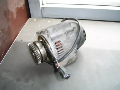 Generator Suzuki GSF 600 650 Bandit  1996 - 1999