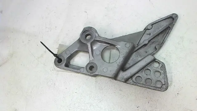 Main step holder left Yamaha FZR 1000 1987 - 1988