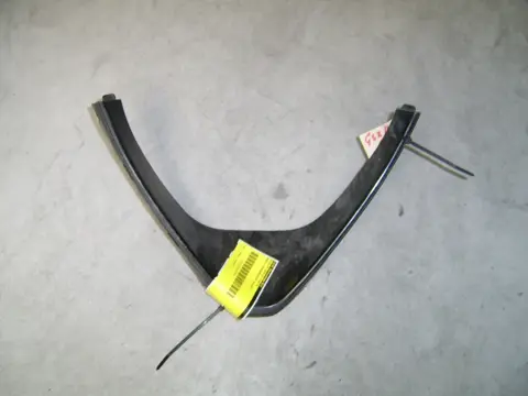 Cowl V shape under Suzuki GSX R 1100 1995 - 1996