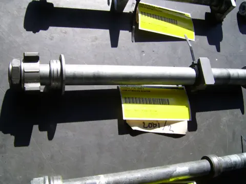 Rear axle Honda VTR 1000 F 1997 - 2006