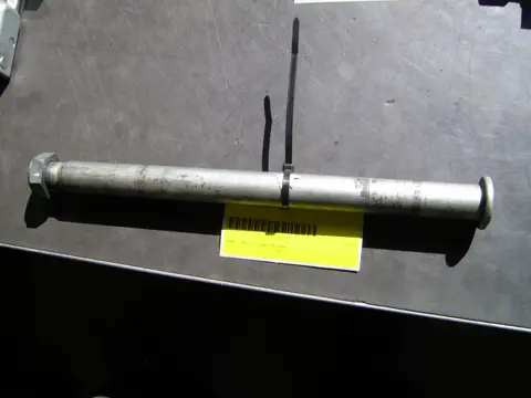 Rear axle Honda CBR Fireblade 2004 - 2005