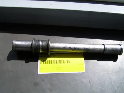 Axle front Kawasaki ZX 9 R 1998 - 1999