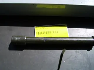 Axle front Yamaha YZF R6 1998 - 2002